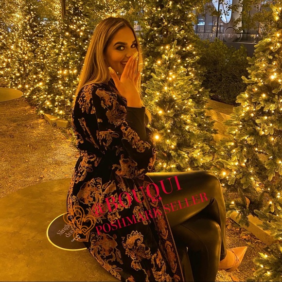 BLOGGERS FAV ZARA FLORAL PRINTED VELVET KIMONO - Picture 6 of 16